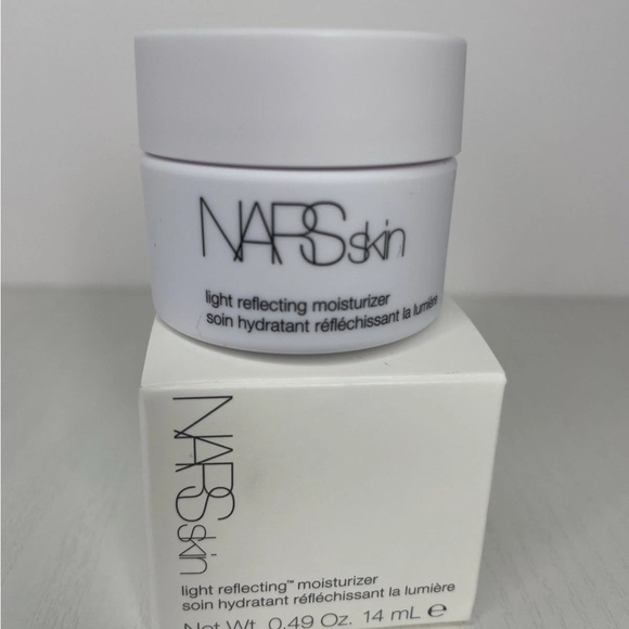 NARS Skin Light Reflecting Moisturizer 0.49 Oz/ 14 mL, New in Box - Picture 1 of 4
